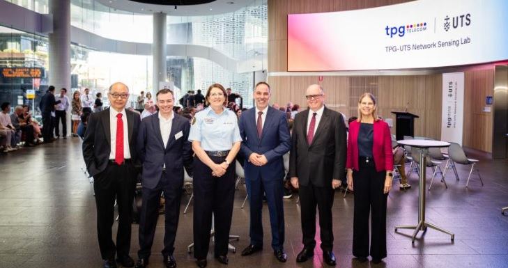  Professor Jay Guo, TPG Telecom Chief Technology Officer Giovanni Chiarelli, NSW SES Commissioner Carlene York, Minister for Customer Service and Digital Government Jihad Dib, UTS Vice-Chancellor Professor Andrew Parfitt 