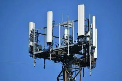 Telstra and Ericsson extend reach on 5G mid band to 100km