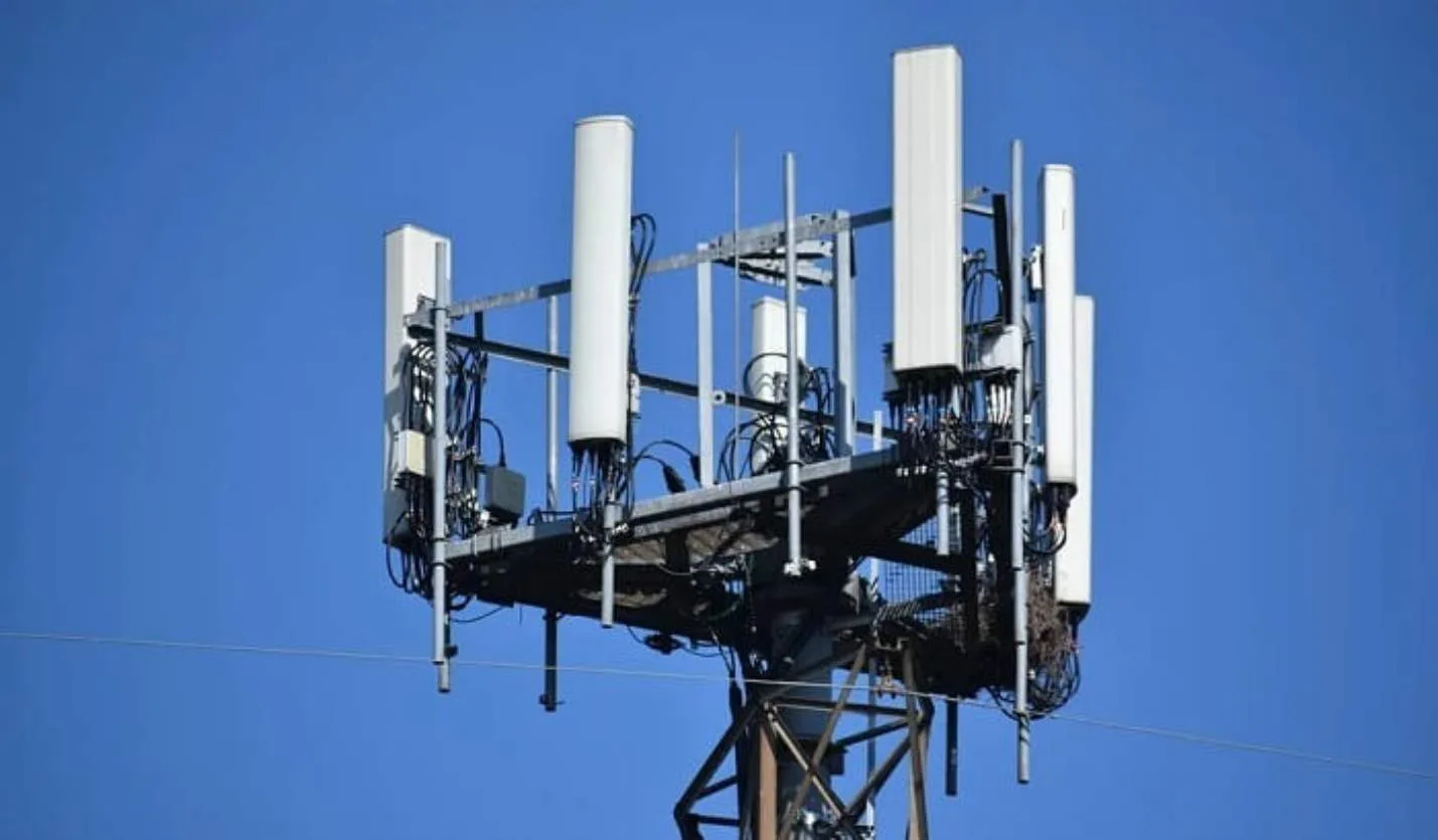 Telstra and Ericsson extend reach on 5G mid band to 100km